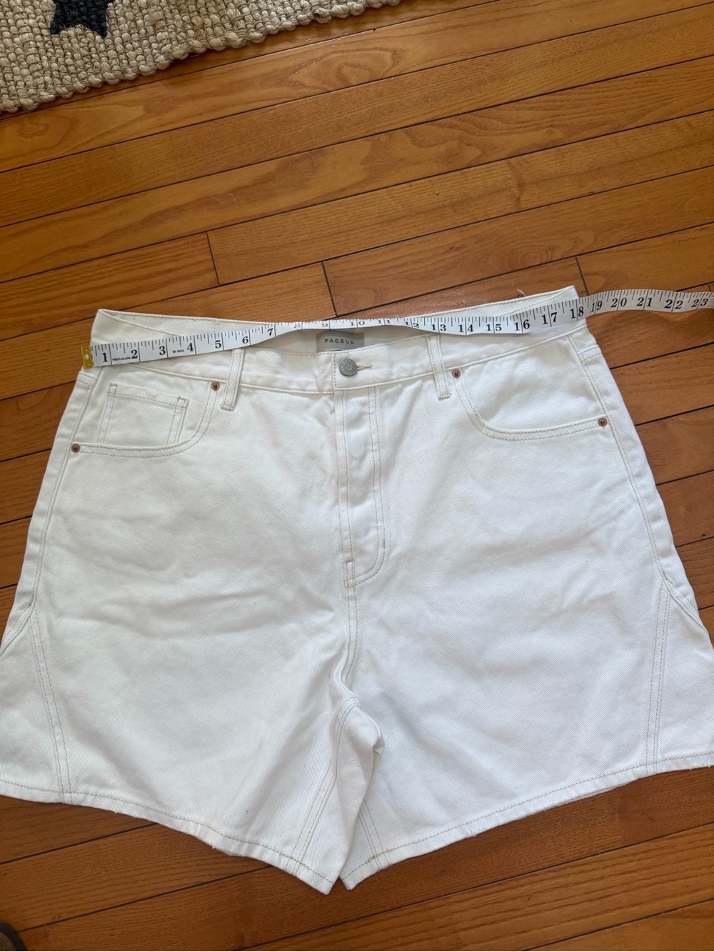 PacSun High-Rise Denim Shorts with Button Fly Large new no tag measure 18 across